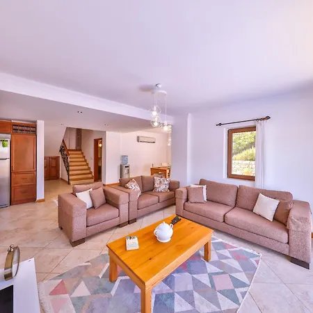Villa Sunshine, Peninsula